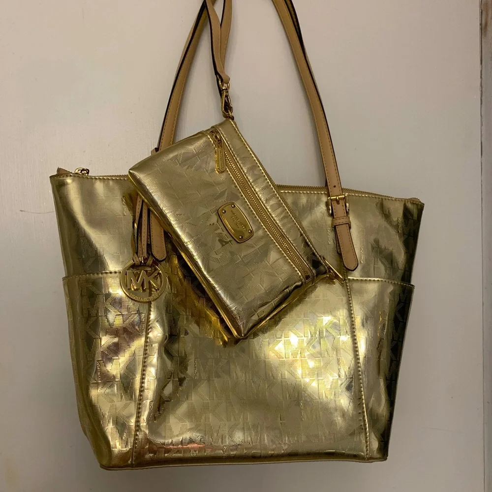 Michael Kors shiny gold tote purse and wristlet - Picture 1 of 5